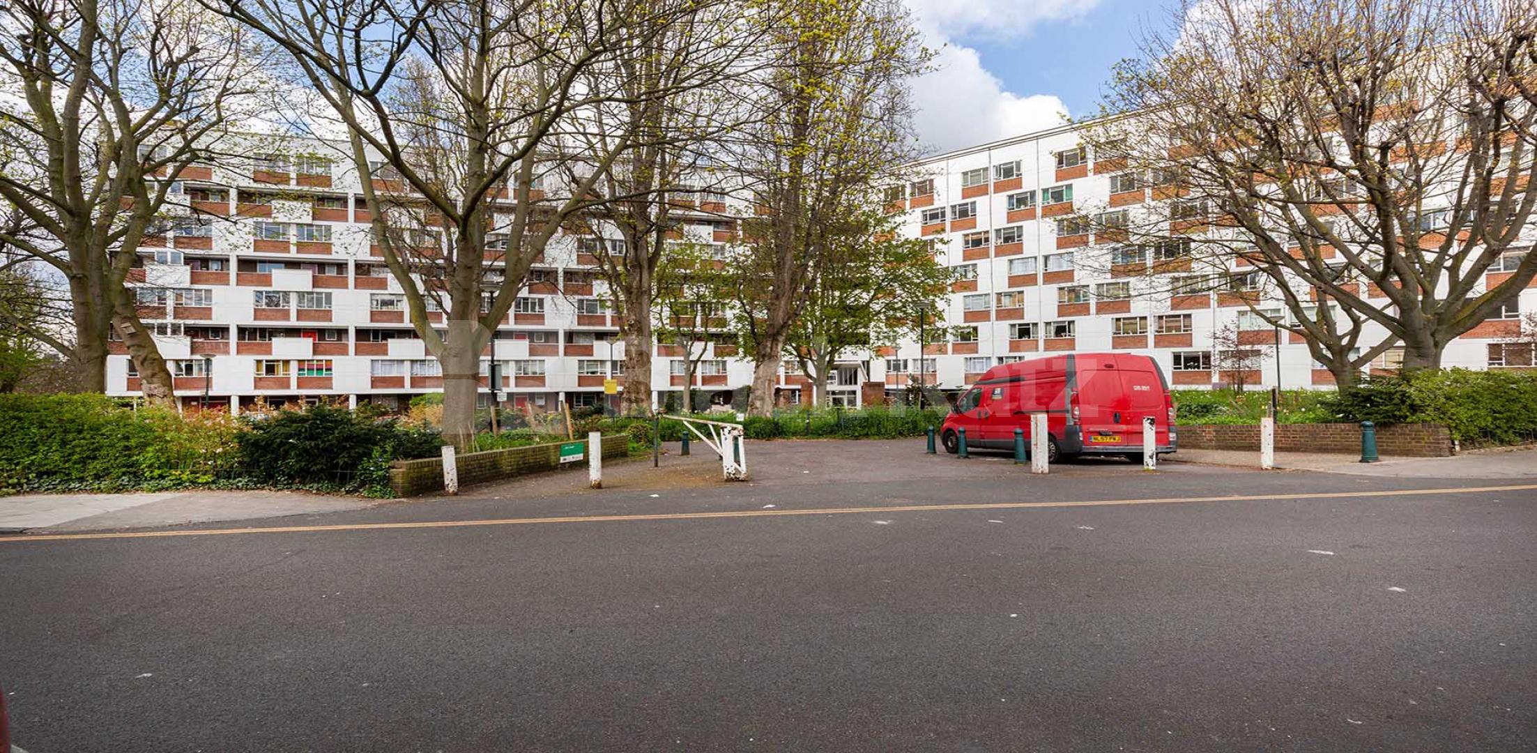 			NEW INSTRUCTION & GOOD FOR SHARERS!, 1 Bedroom, 1 bath, 1 reception Flat			 Cruikshank Street, KINGS CROSS